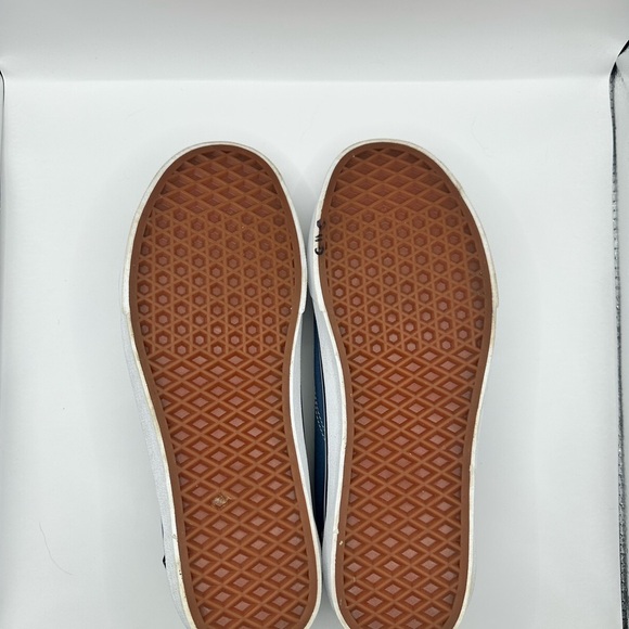 Vans Men's 8.5/ Women’s 10 Black and Blue Old Skool Sneakers - Picture 2 of 9